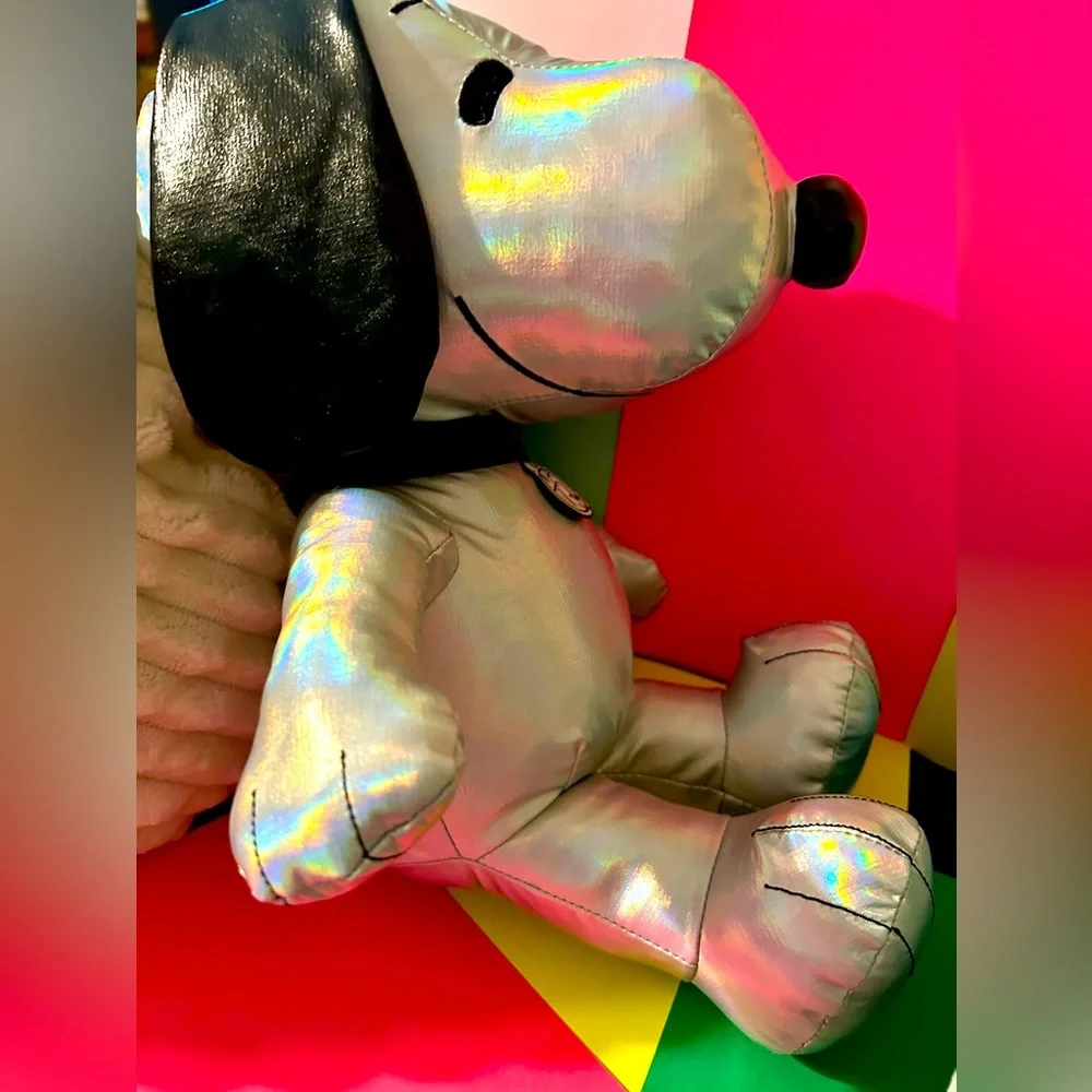 2025 Holographic SNOOPY 75 year Collectible Snoopy Dog - Picture 4 of 6